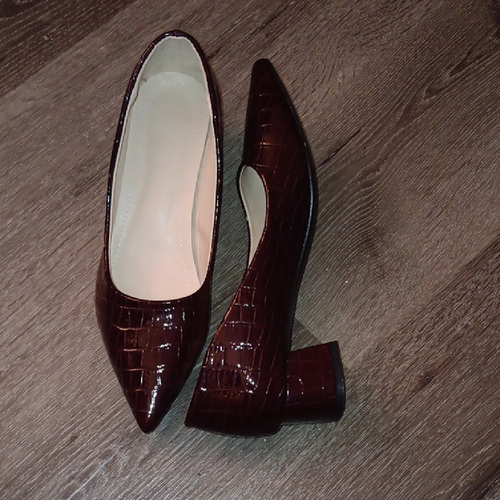 SHEIN Preloved Burgundy Croc-Embossed Heels